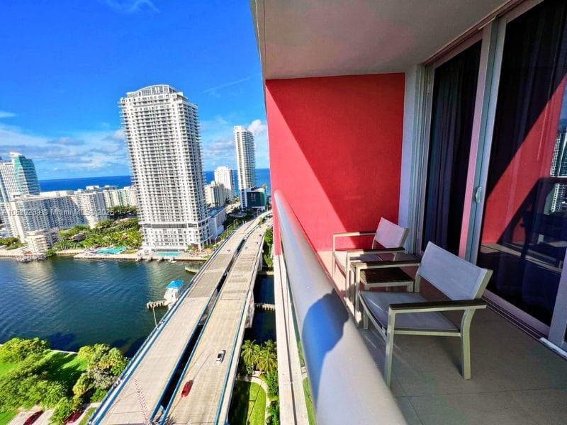 2602 E Hallandale Beach 2008A photo 4