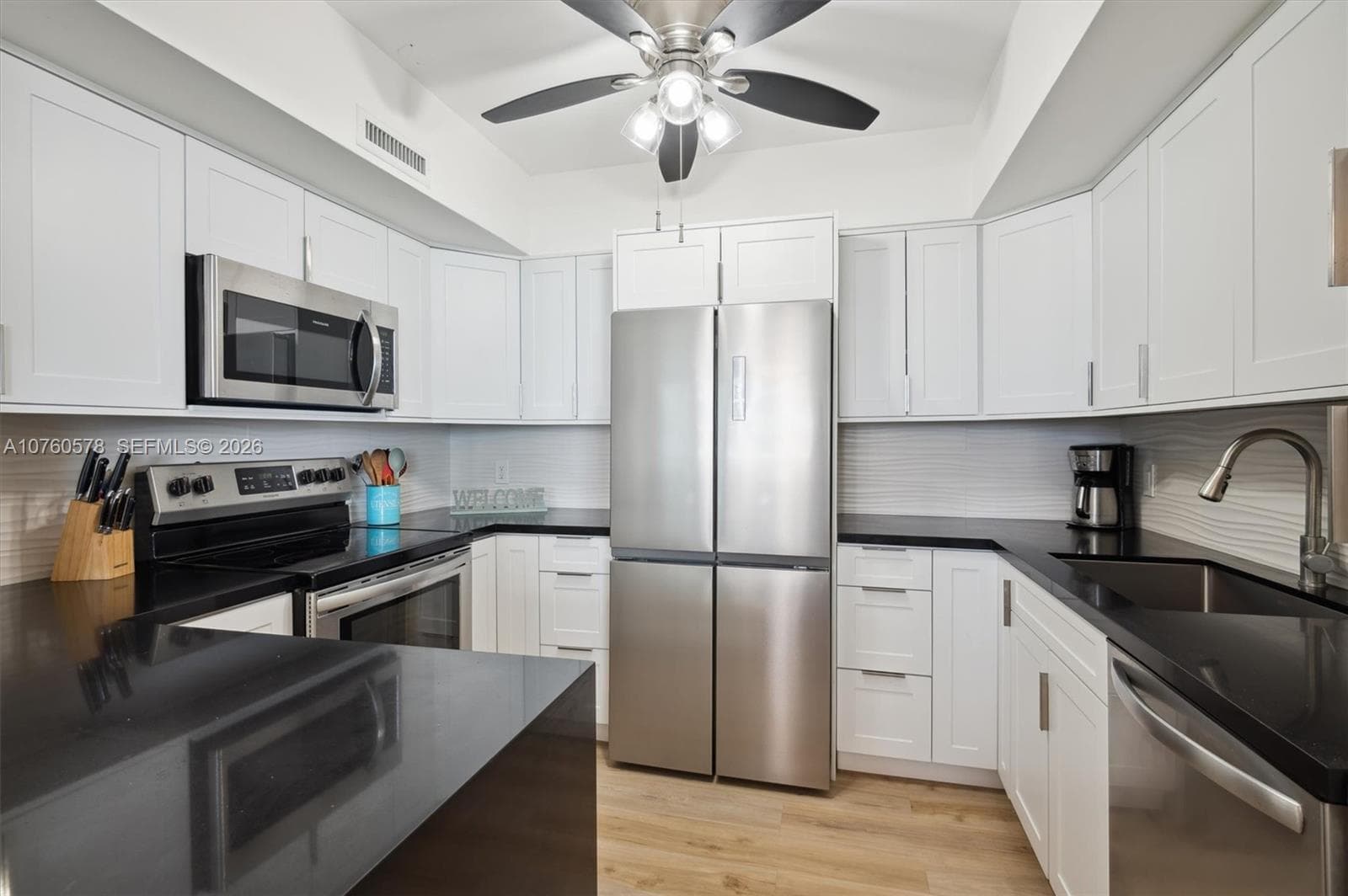 3505 S Ocean Dr 710 photo 2