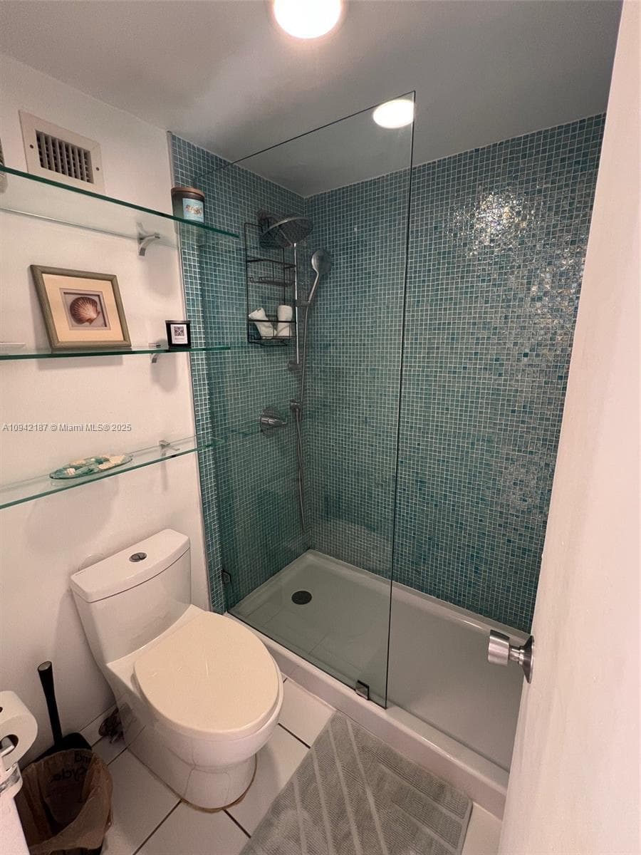 100 Lincoln Rd 1637 photo 21