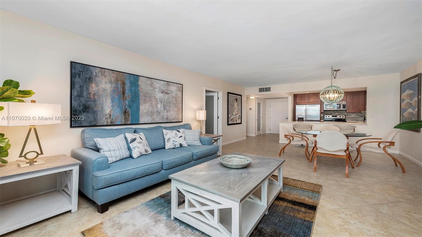 2301 Collins Ave 301 photo 1