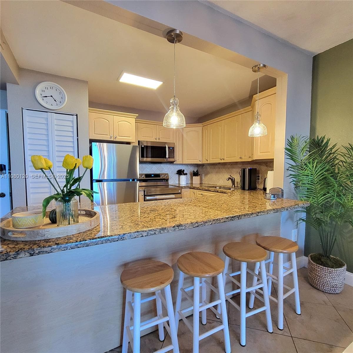 3505 S Ocean Dr 407 photo 8