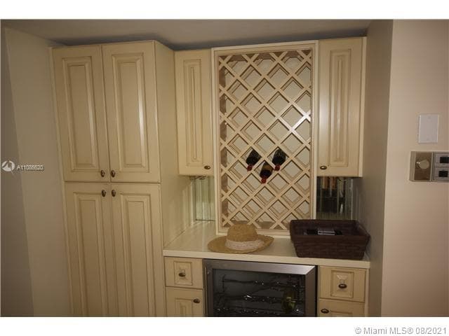 5151 COLLINS AV 1030 photo 12