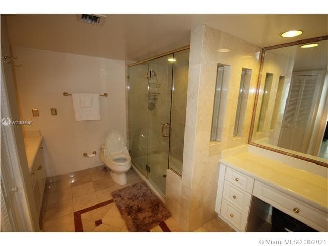 5151 COLLINS AV 1030 photo 19
