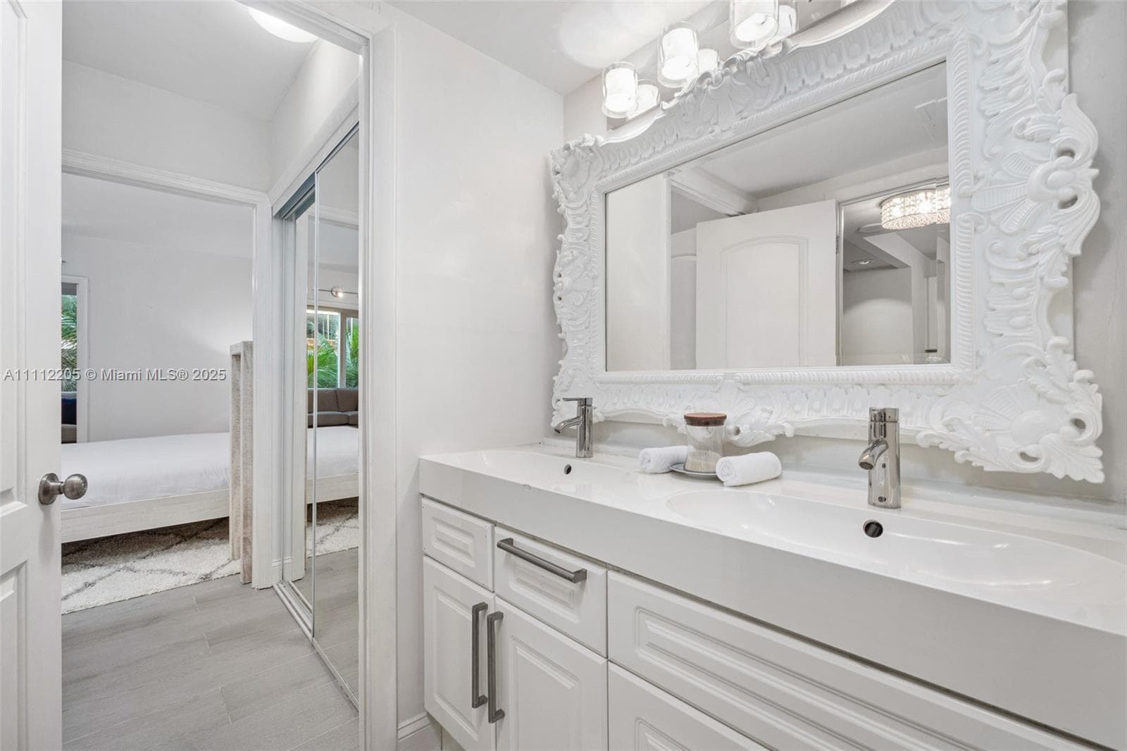 2301 Collins Ave 328 photo 15