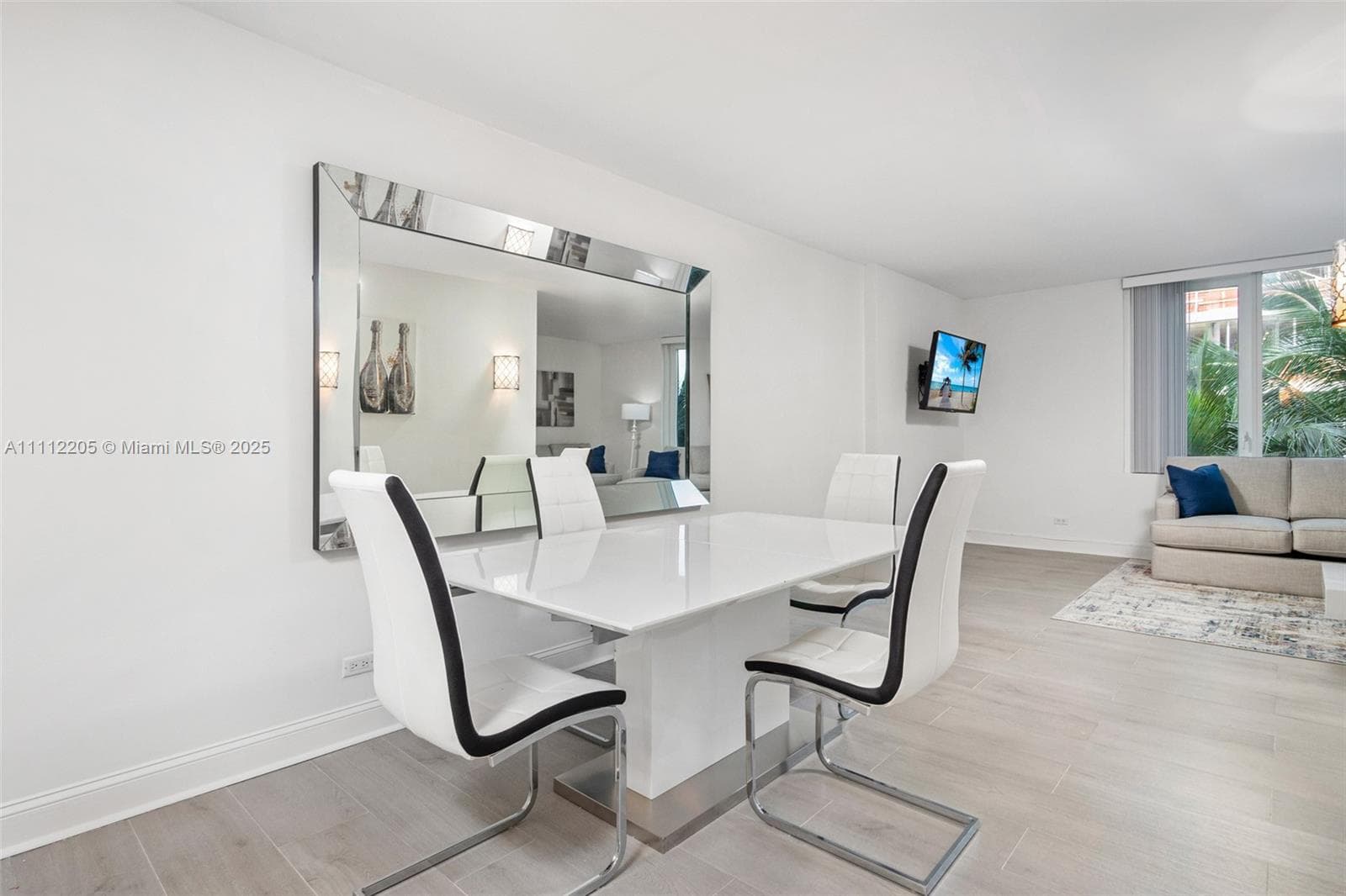 2301 Collins Ave 328 photo 11