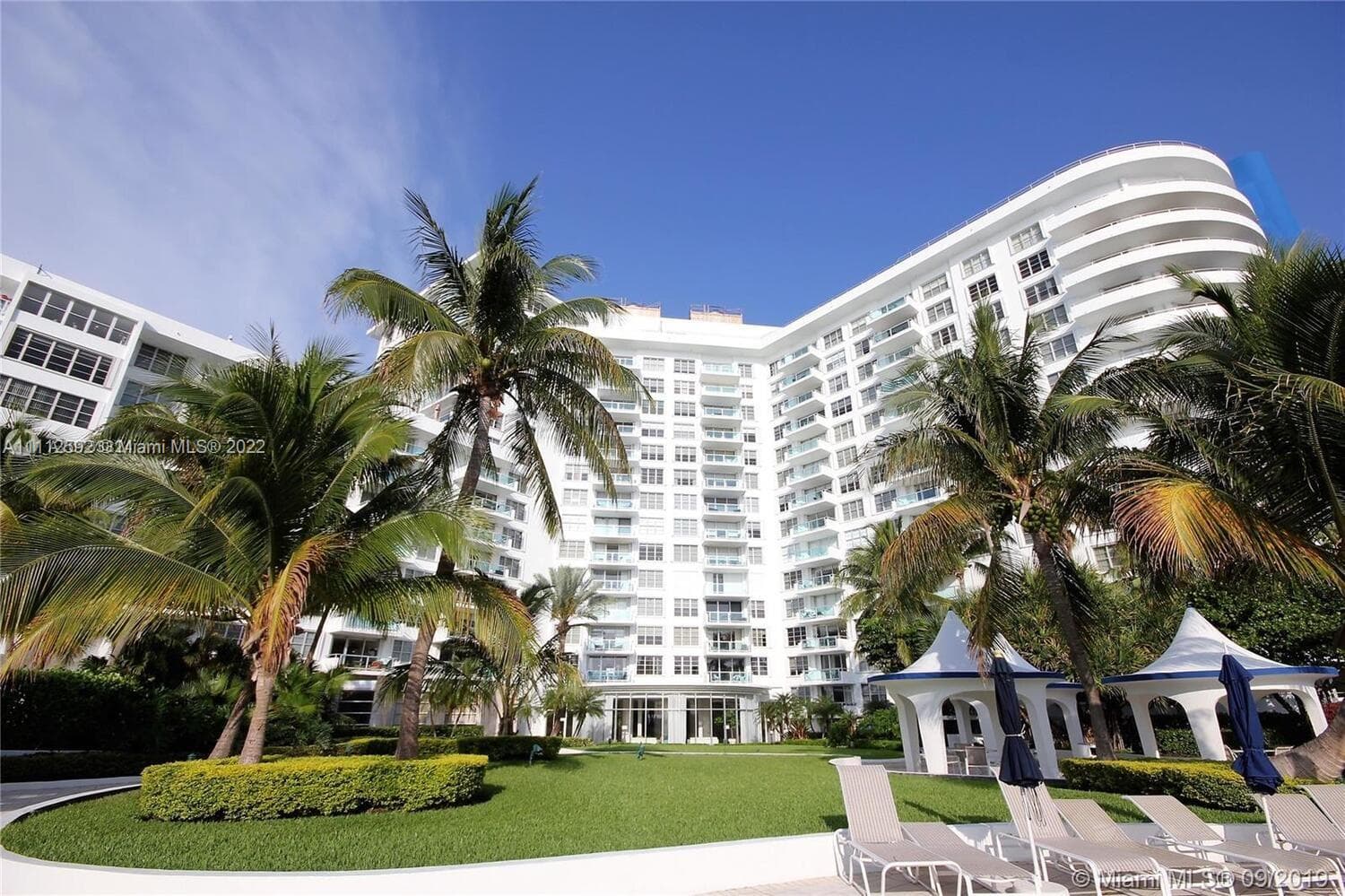 5161 Collins Ave 210 photo 1