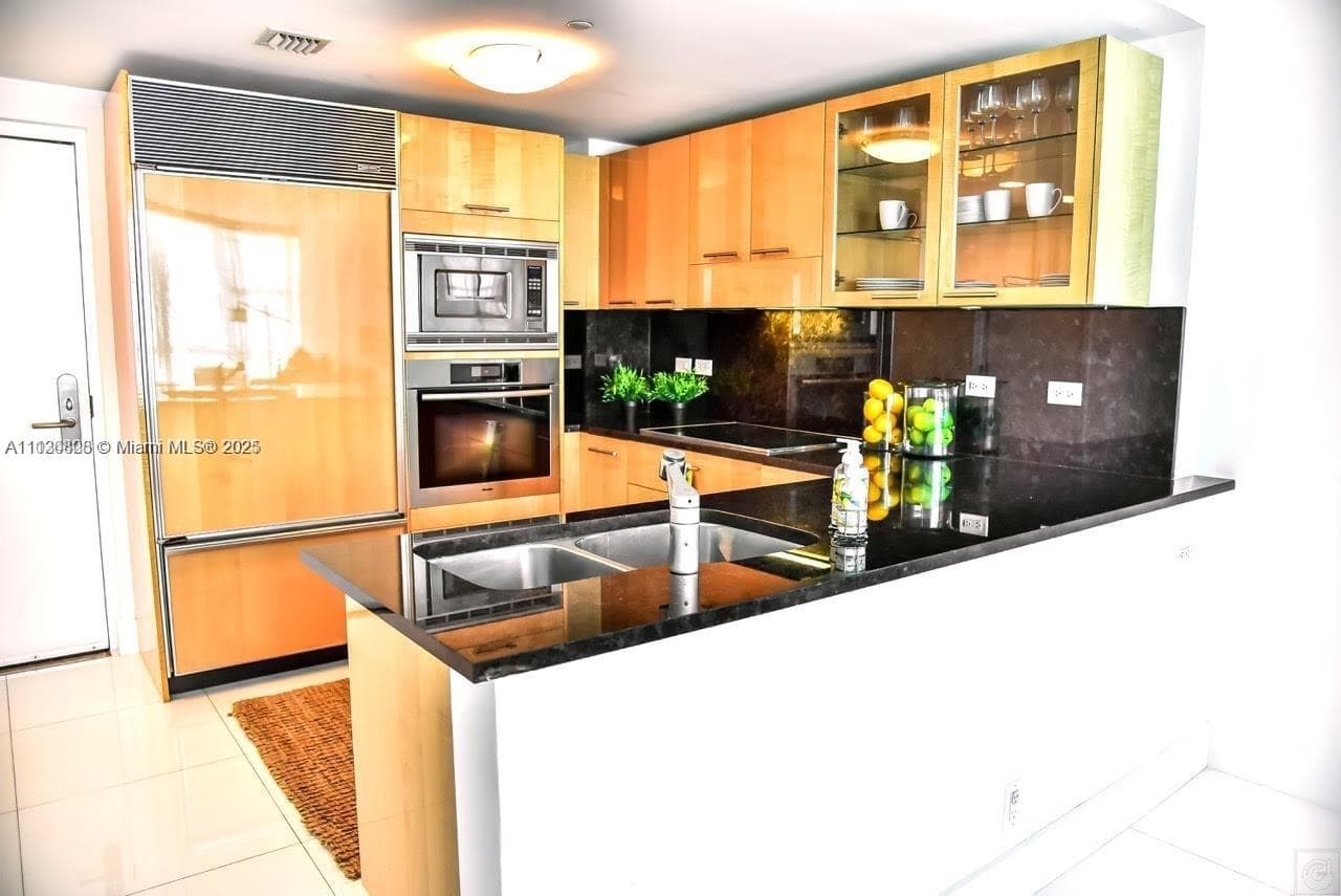6801 Collins Ave C1115 photo 6