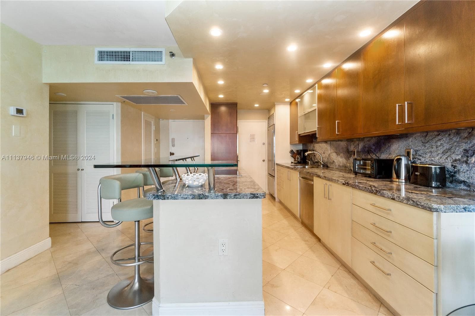 100 Lincoln Rd 1533 photo 7