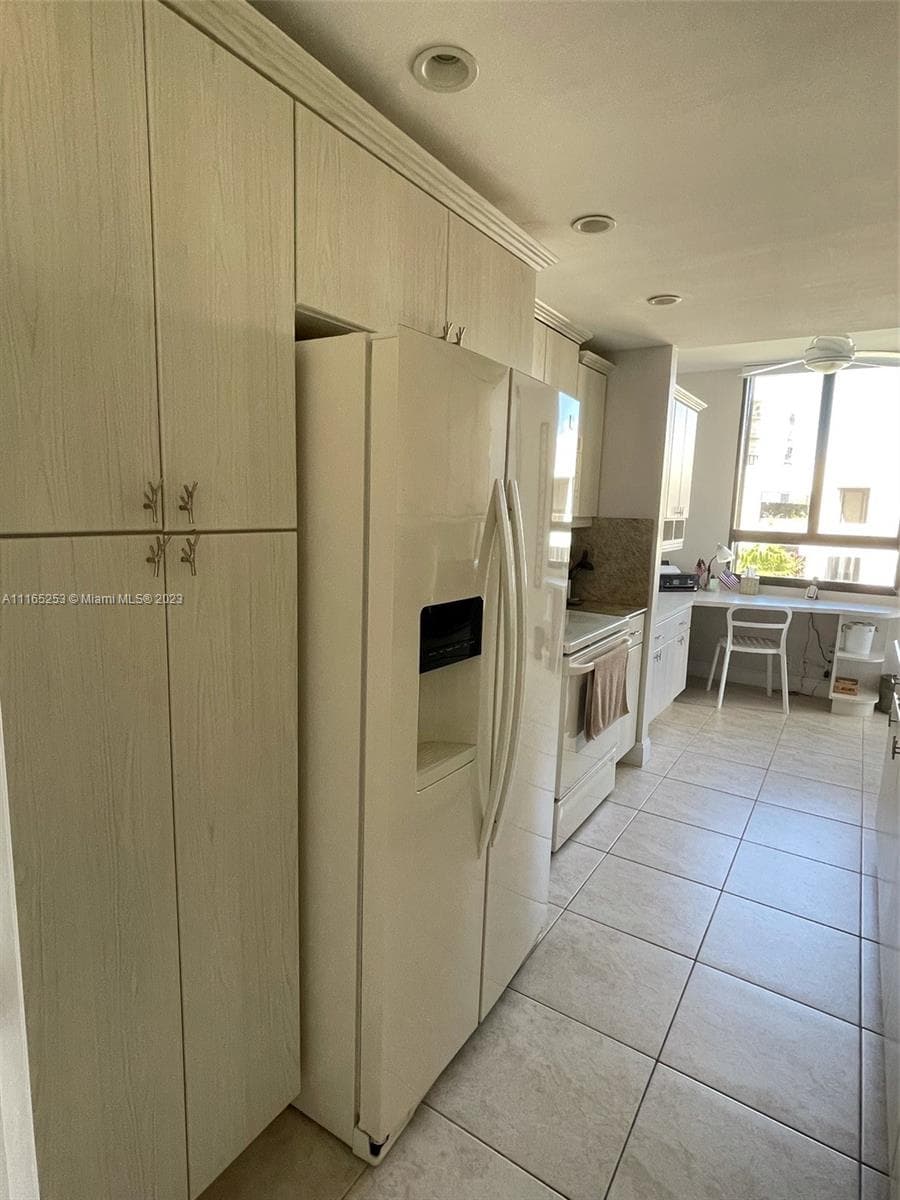 101 Crandon Blvd 473 photo 2