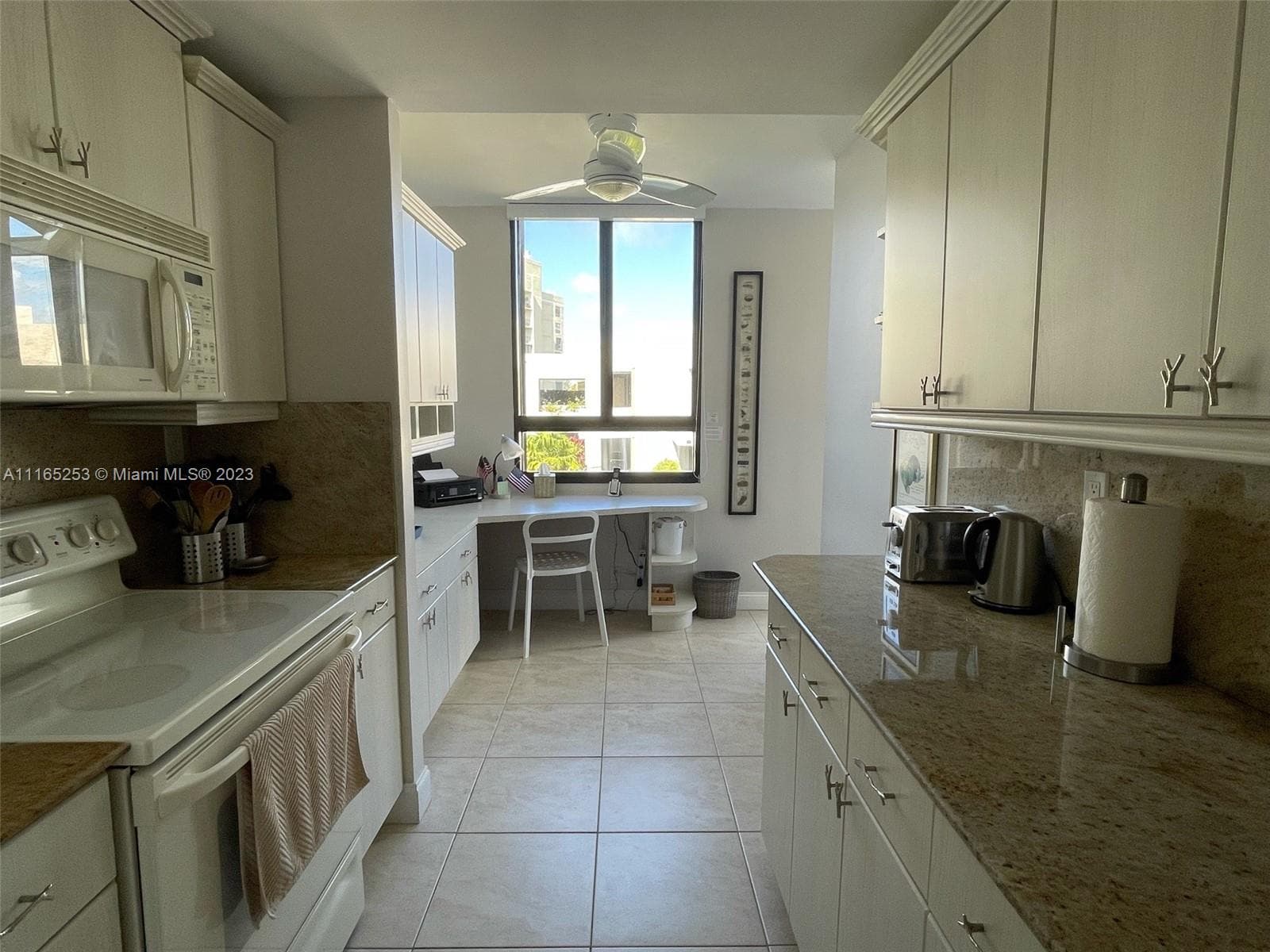 101 Crandon Blvd 473 photo 6