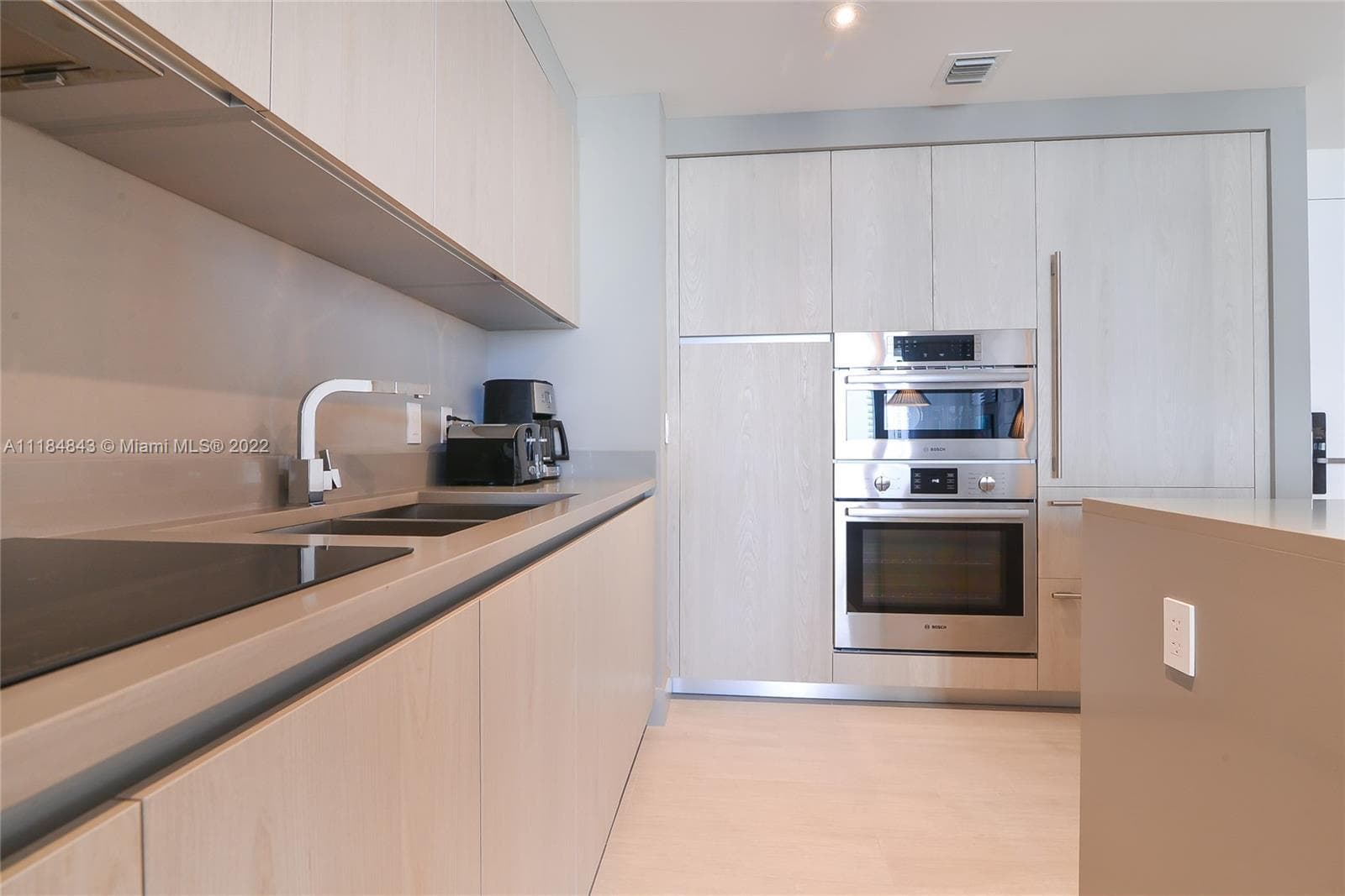 4010 S Ocean Dr R1405 photo 10