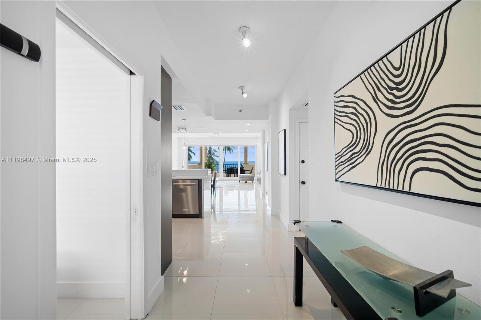 19234 Fisher Island Dr 19234 photo 2
