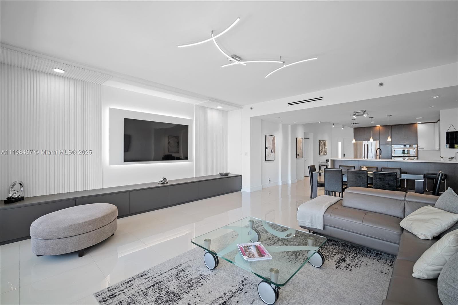 19234 Fisher Island Dr 19234 photo 13