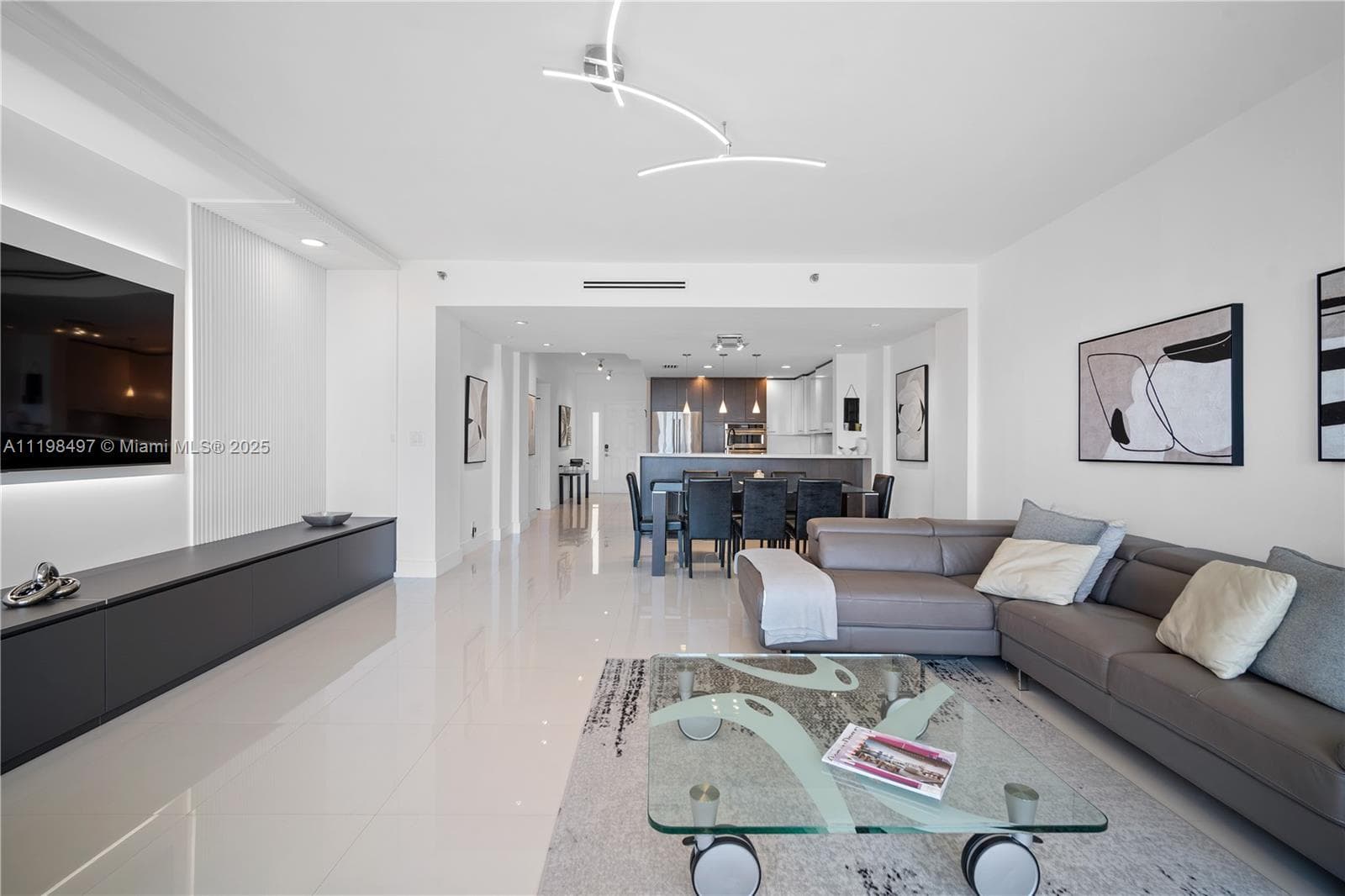 19234 Fisher Island Dr 19234 photo 12