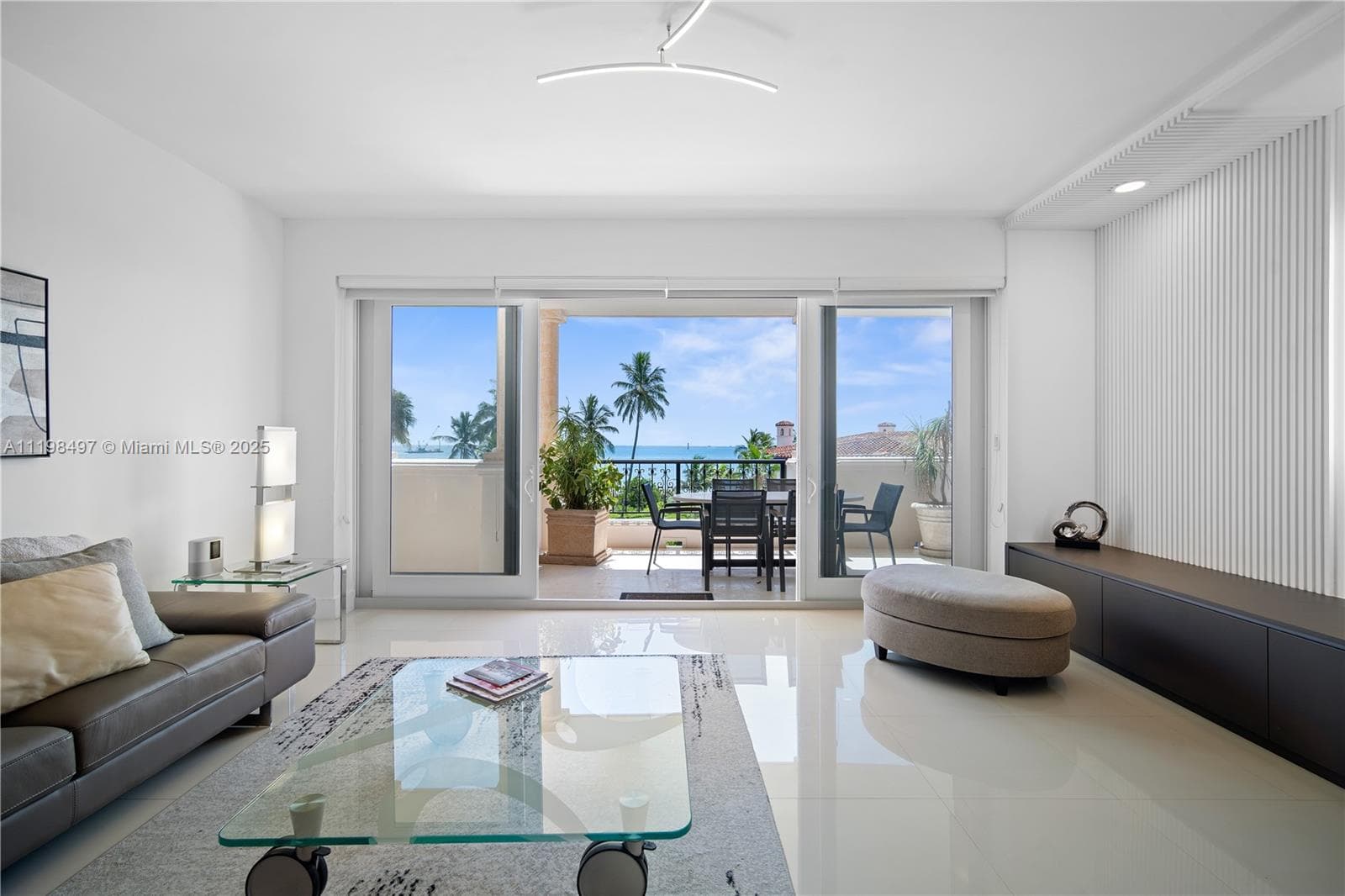 19234 Fisher Island Dr 19234 photo 11