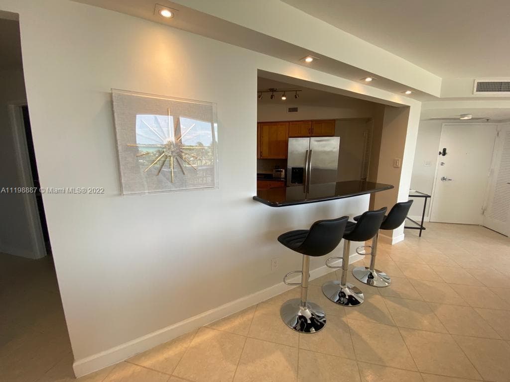 5151 Collins Ave 531 photo 7