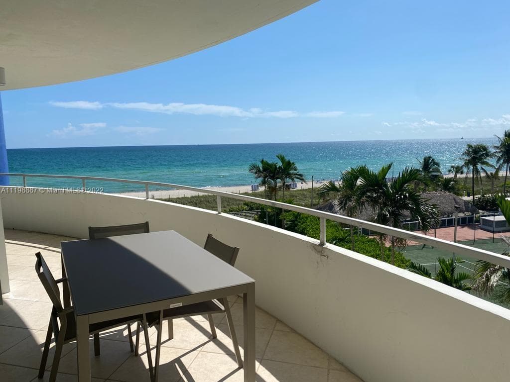 5151 Collins Ave 531 photo 1