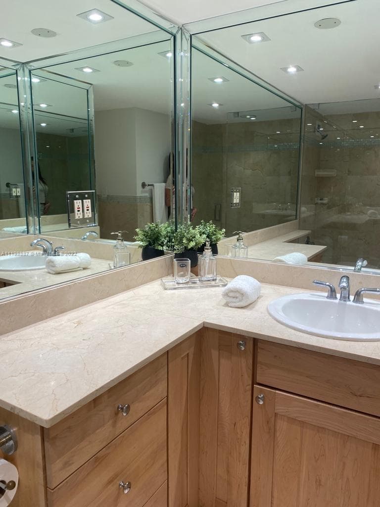 5151 Collins Ave 531 photo 21