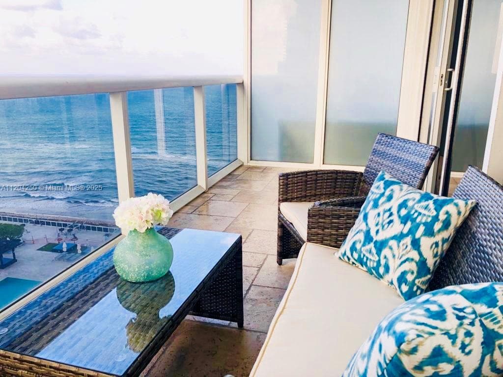 1830 S Ocean Dr 1709 photo 1
