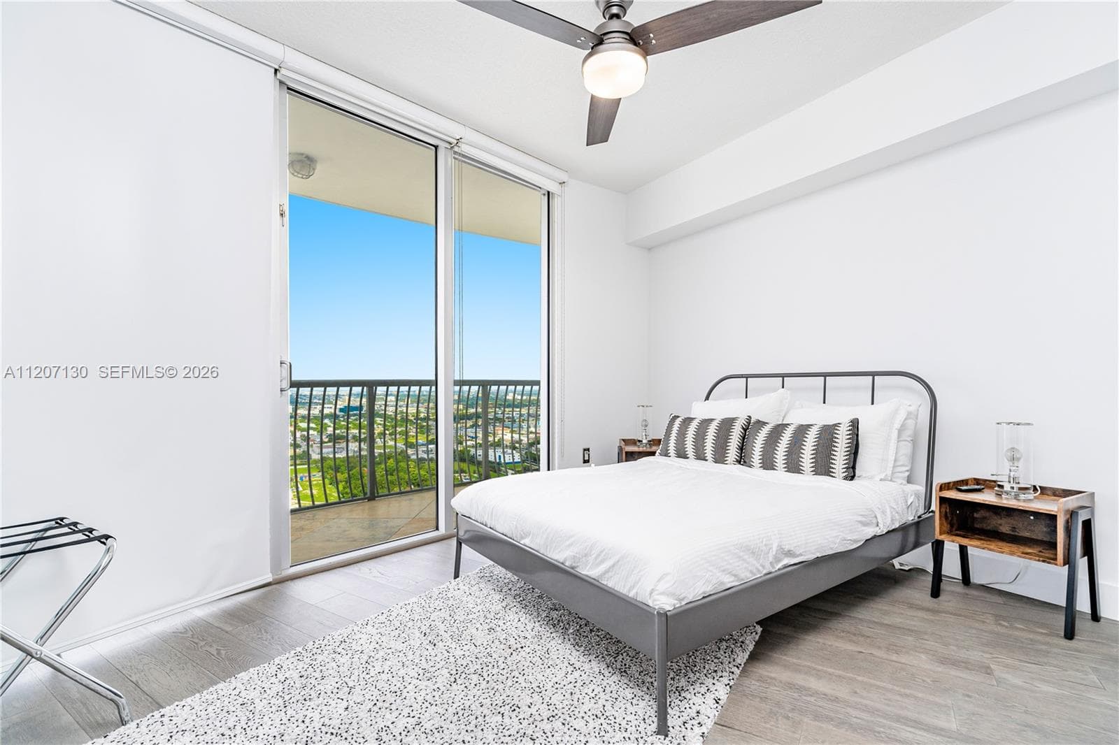 1750 N Bayshore Dr 3914 photo 13