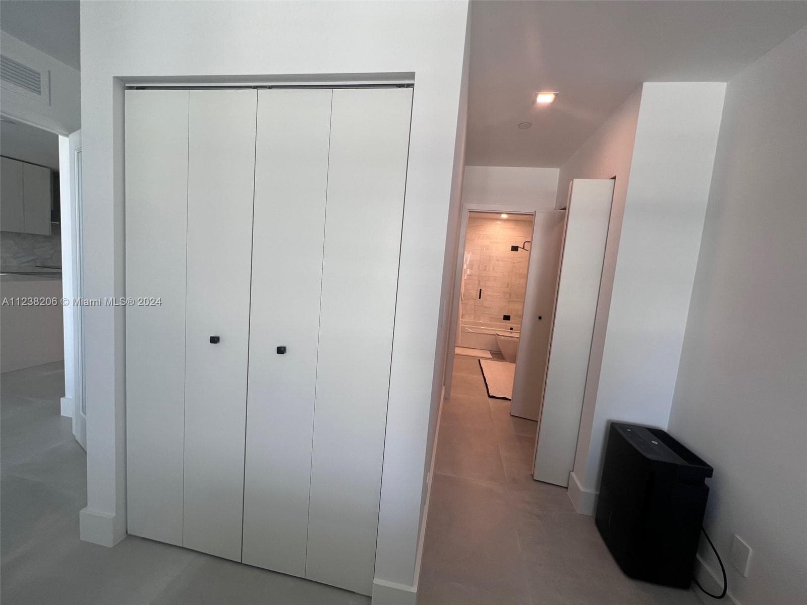 100 Lincoln Rd 1608 photo 9