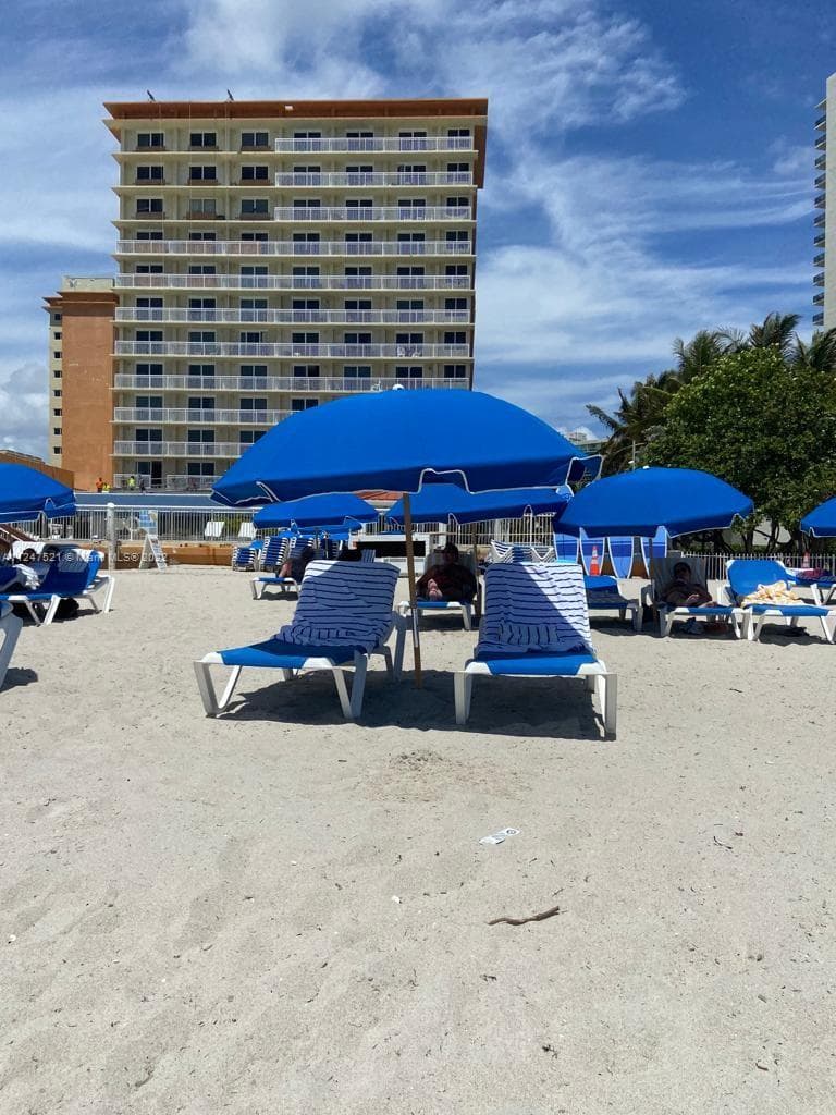 19201 Collins Ave 218 photo 7