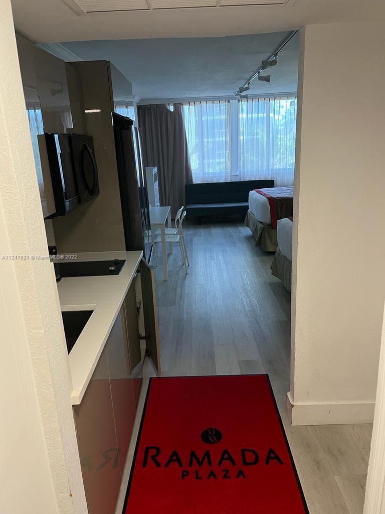 19201 Collins Ave 218 photo 4