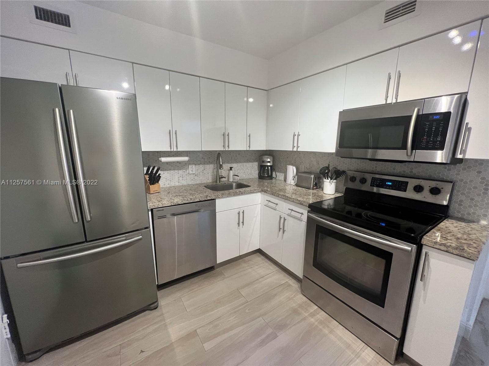 5151 Collins Ave 725 photo 5