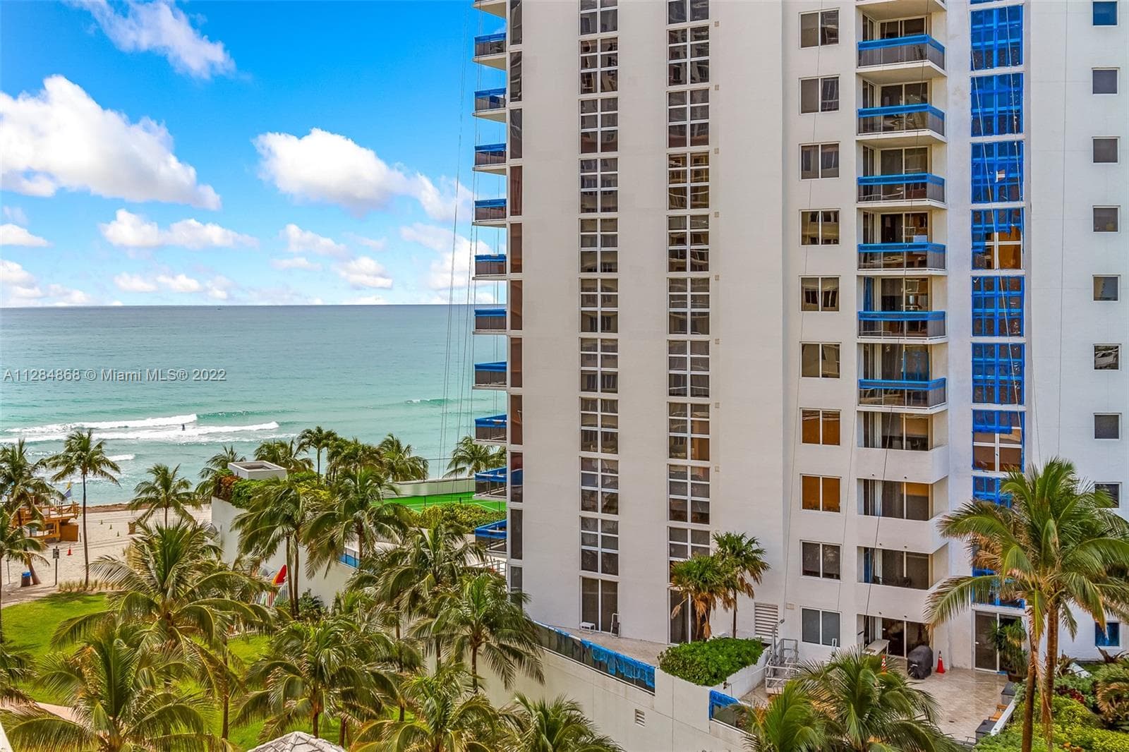 19201 Collins Ave 641 photo 1