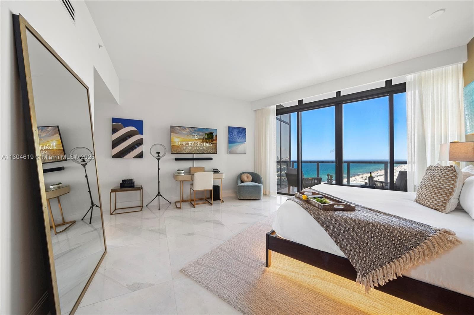 2201 Collins Ave 1926/PH- photo 4