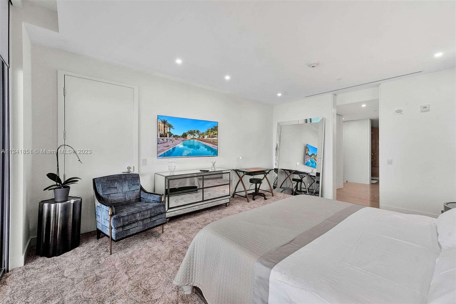 9703 Collins Ave 2501 photo 8