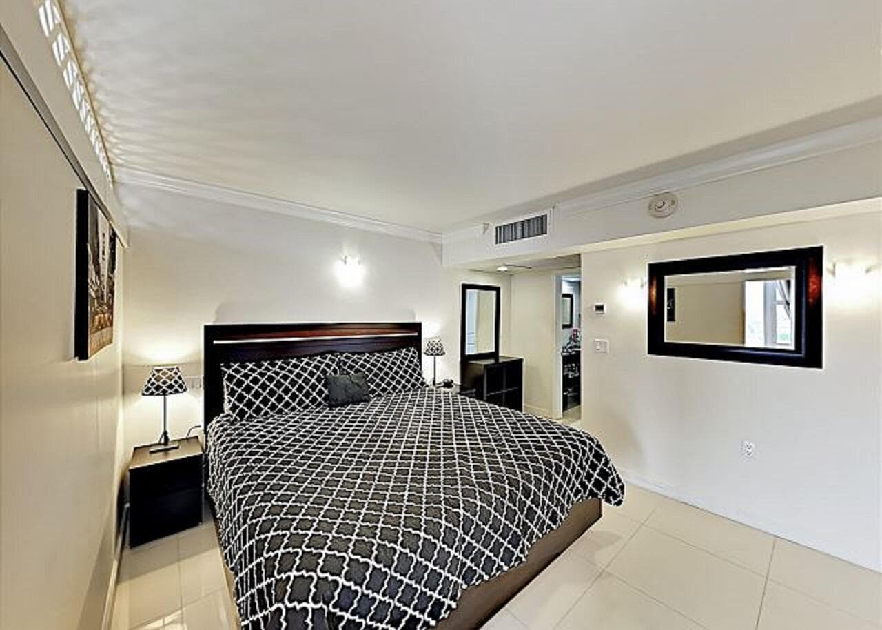 4040 Galt Ocean Drive 805 photo 12