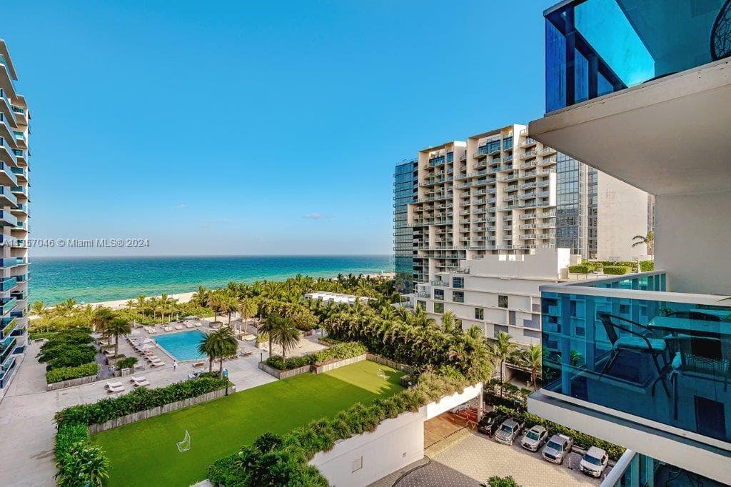 2301 Collins Ave 842 photo 1