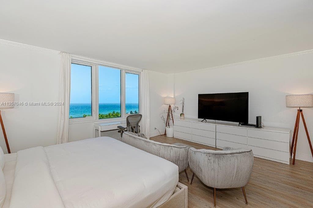2301 Collins Ave 842 photo 10