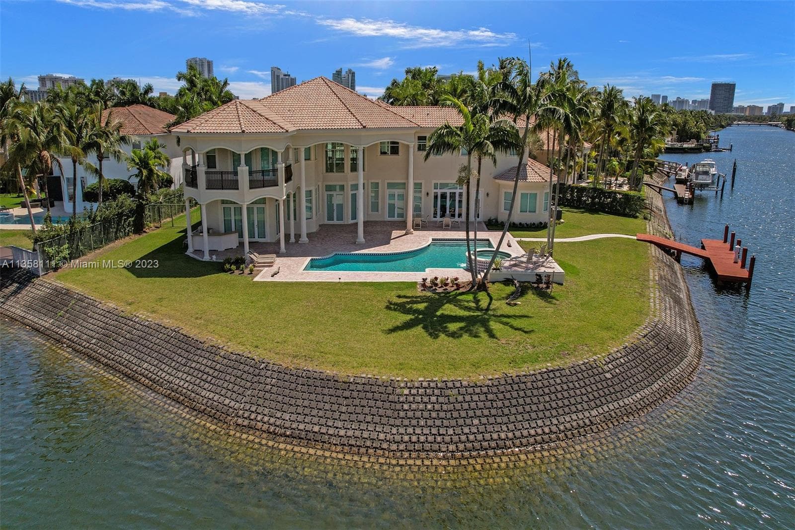 1130 Harbor Ct photo 2