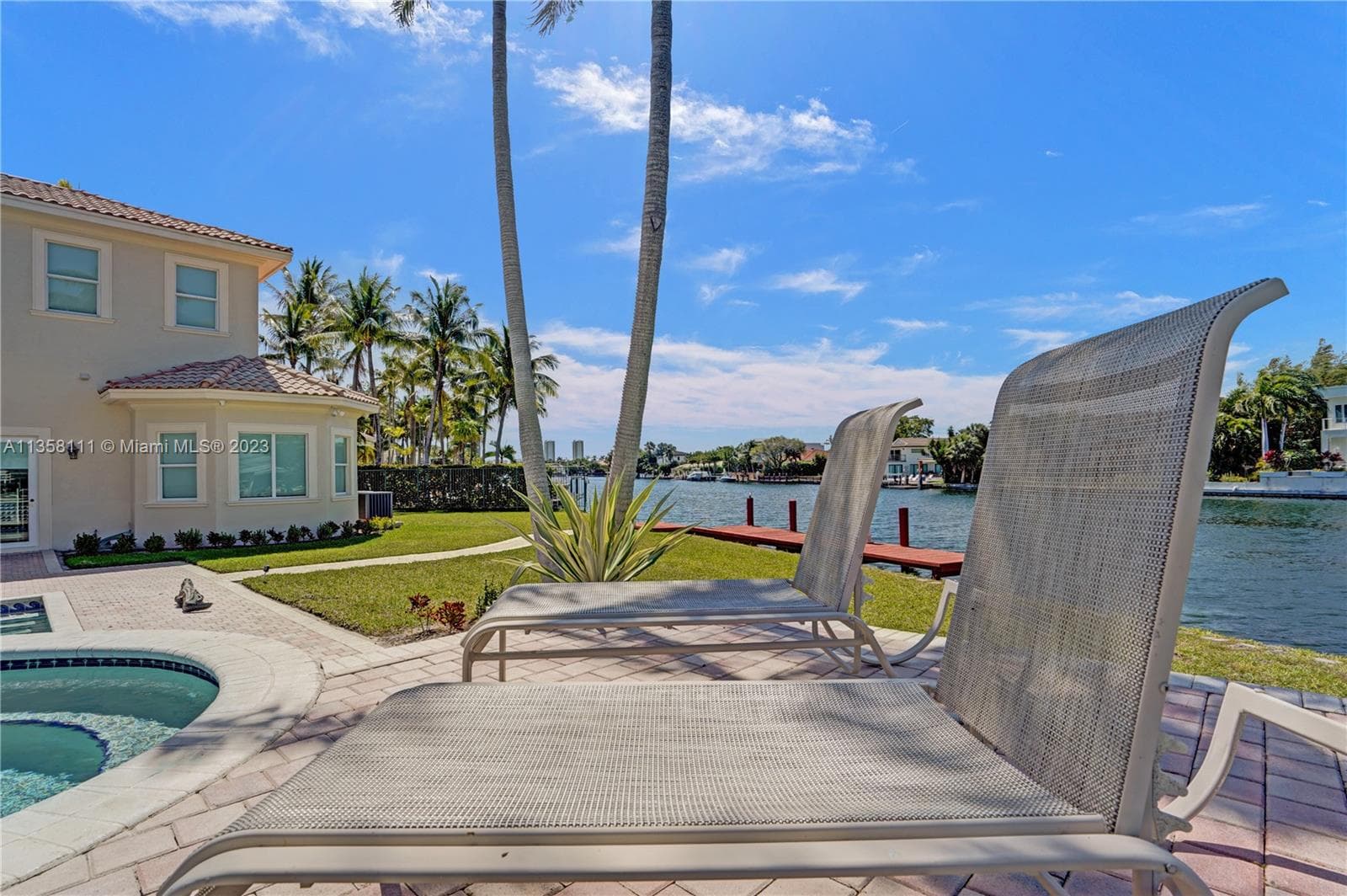 1130 Harbor Ct photo 6