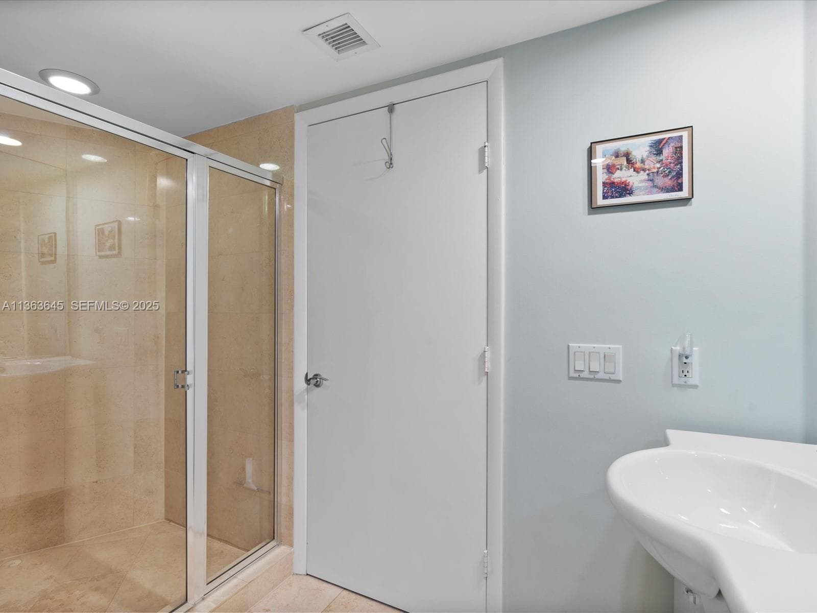 1830 S Ocean Dr 1806 short term photo 23