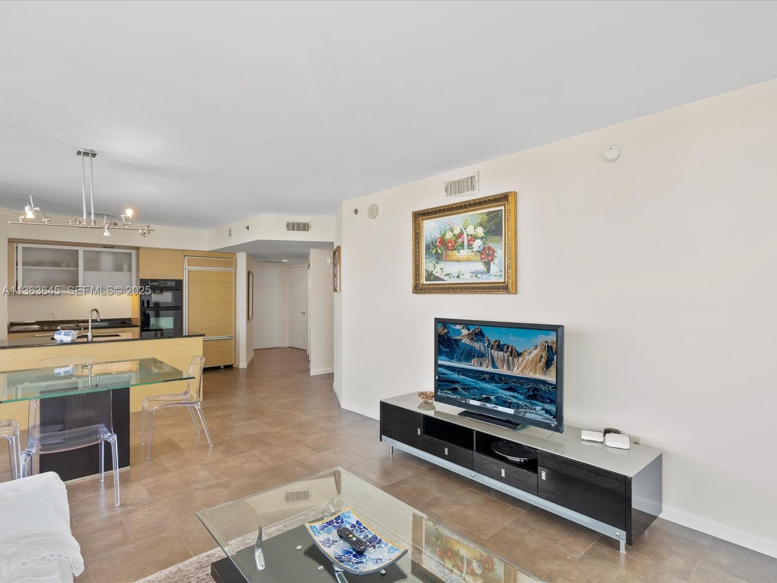1830 S Ocean Dr 1806 short term photo 12
