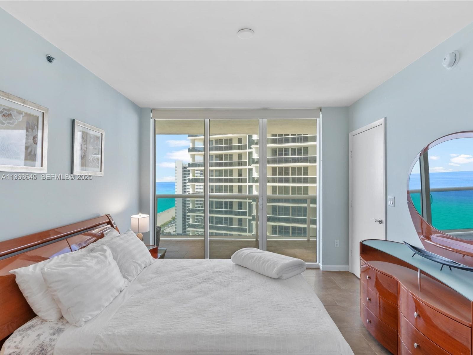 1830 S Ocean Dr 1806 short term photo 20