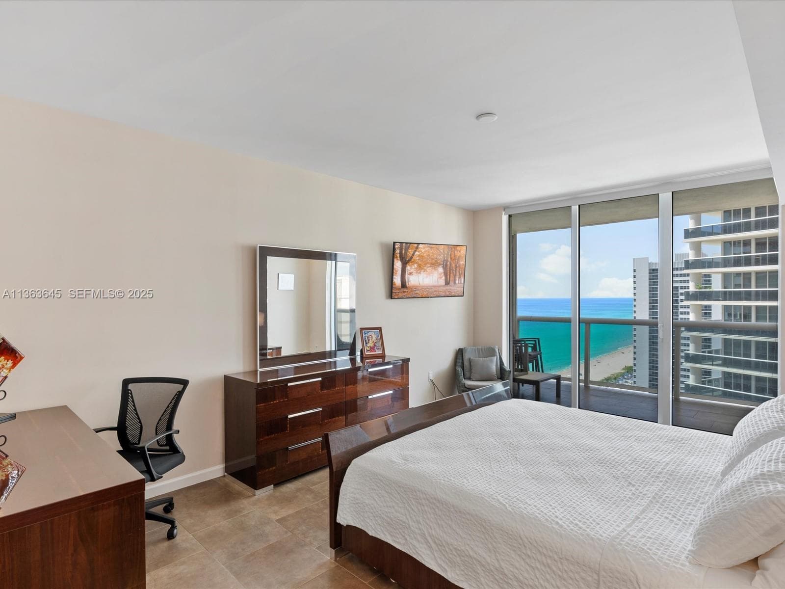 1830 S Ocean Dr 1806 short term photo 24