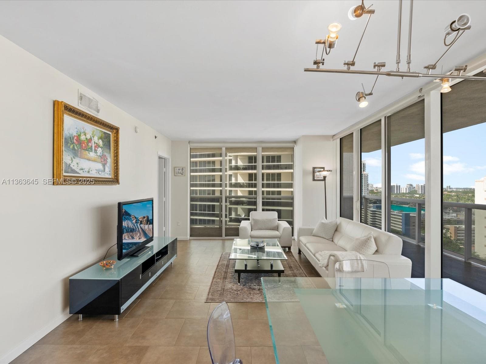 1830 S Ocean Dr 1806 short term photo 11