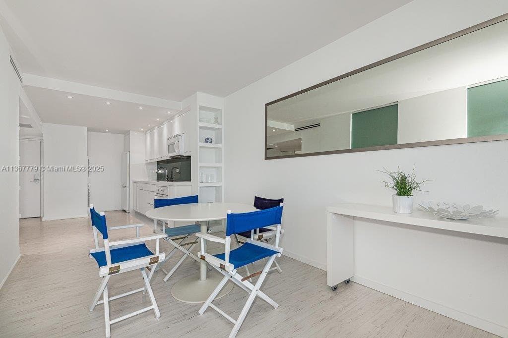 2301 Collins Ave 1032 photo 16