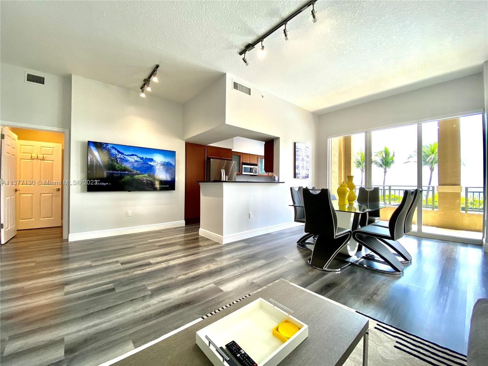 2080 S Ocean Dr 111 photo 1
