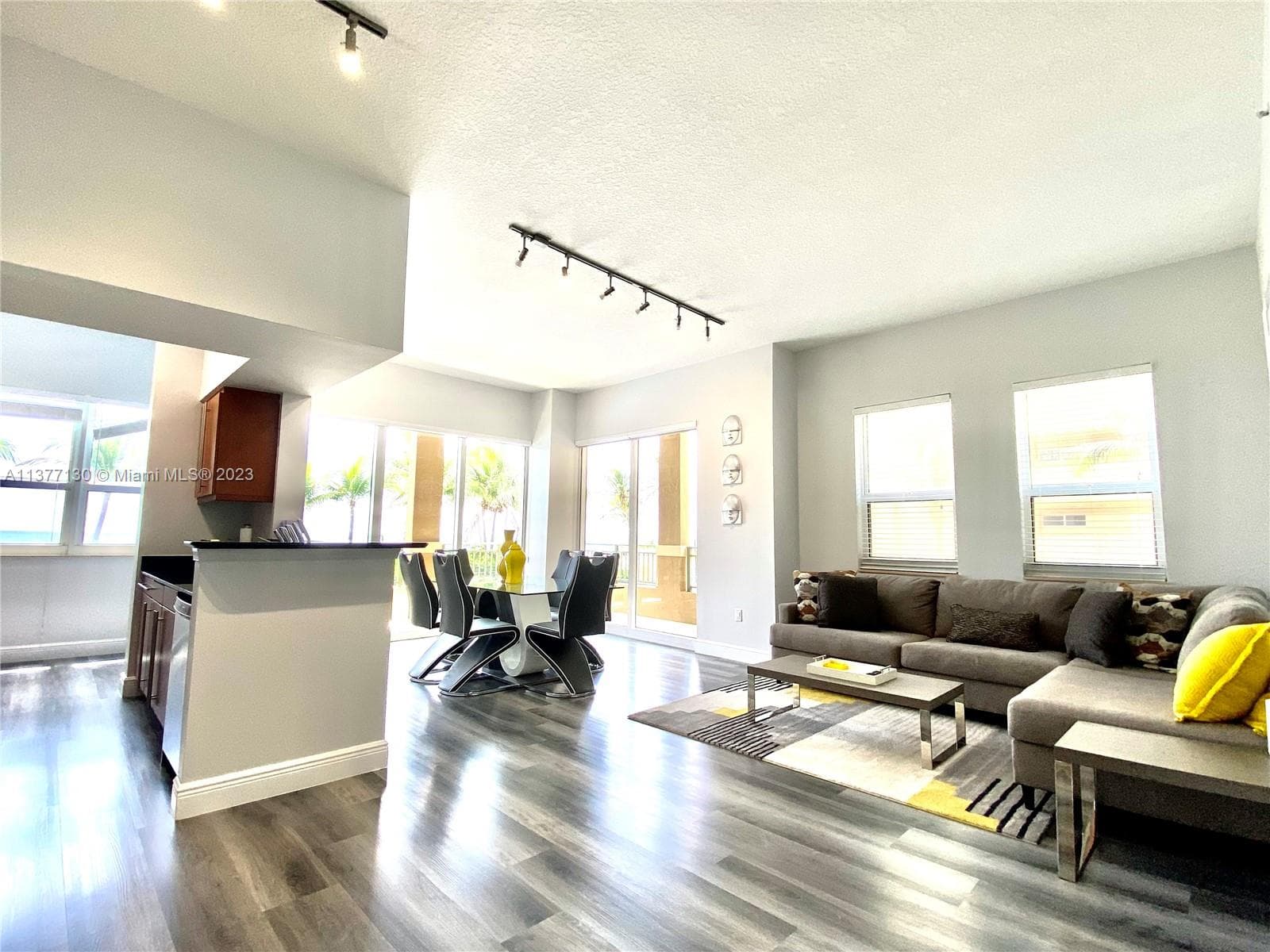 2080 S Ocean Dr 111 photo 5