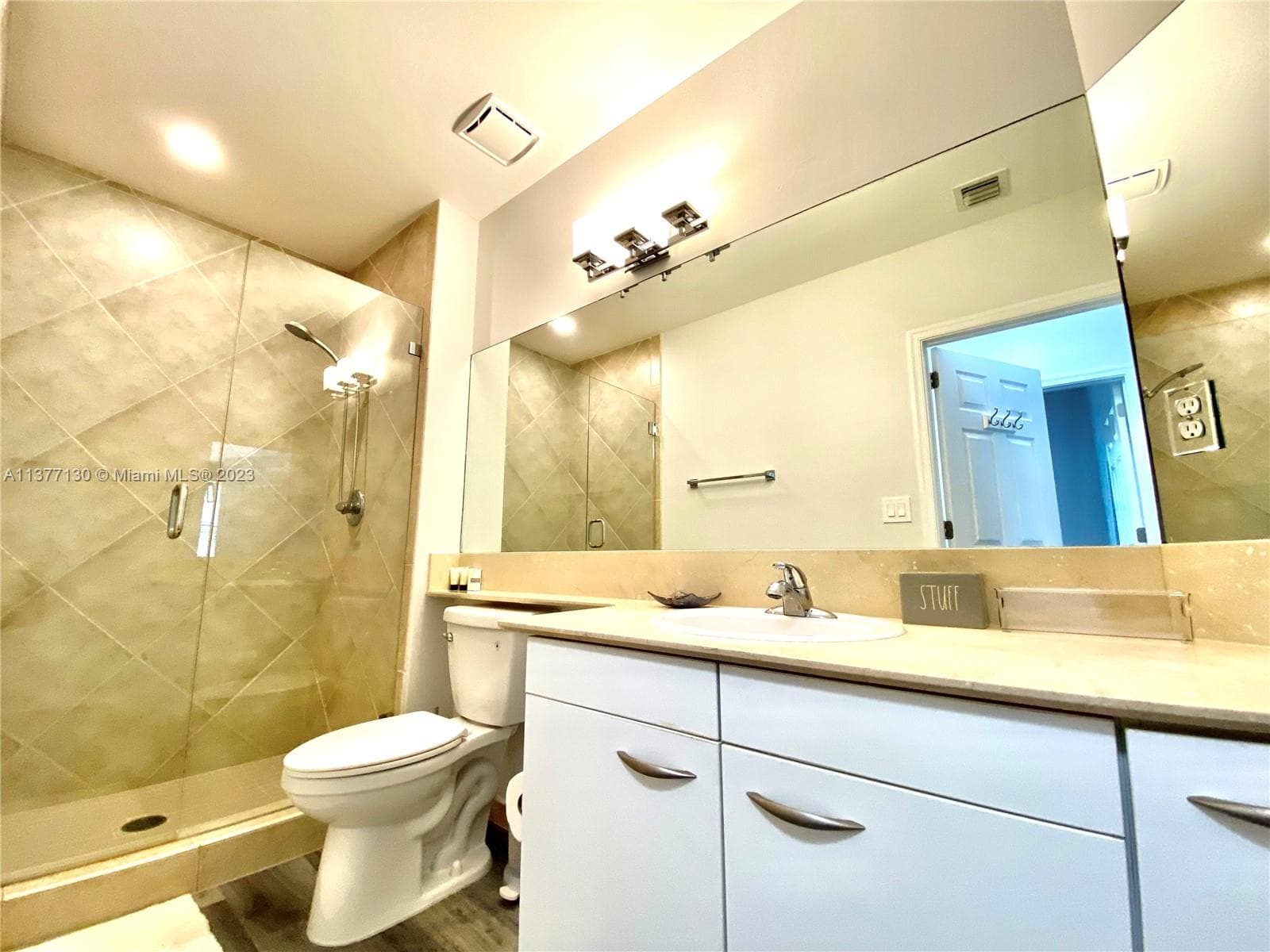 2080 S Ocean Dr 111 photo 19