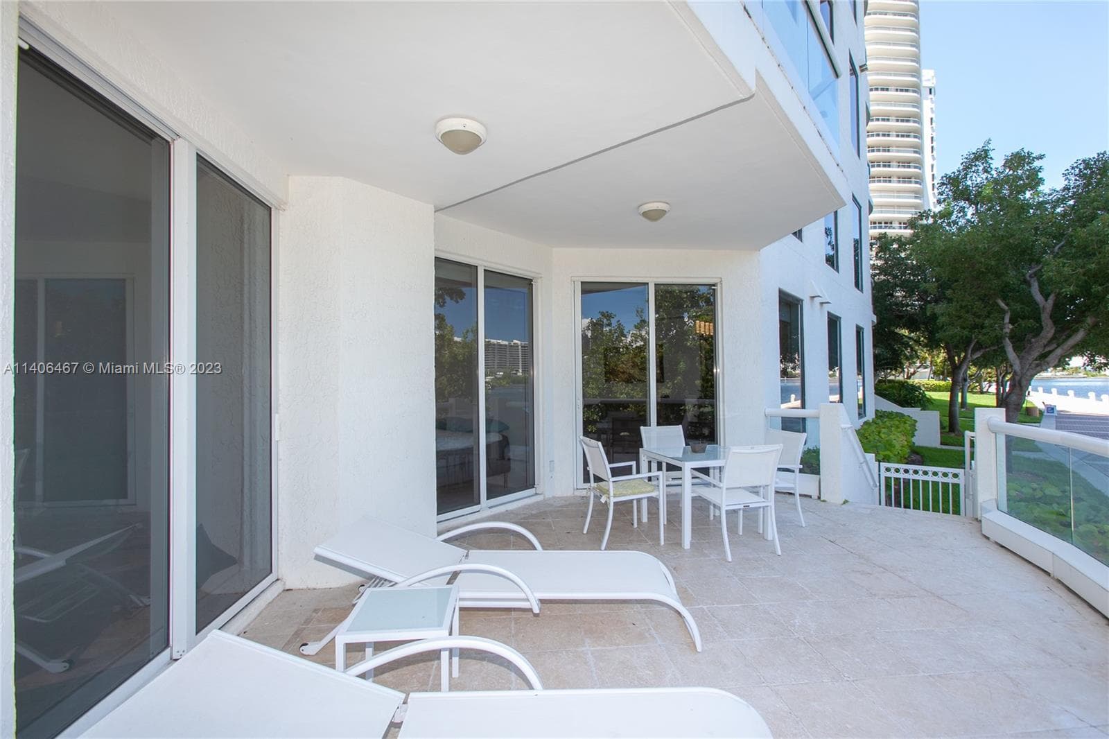 6000 Island Blvd 104 photo 11