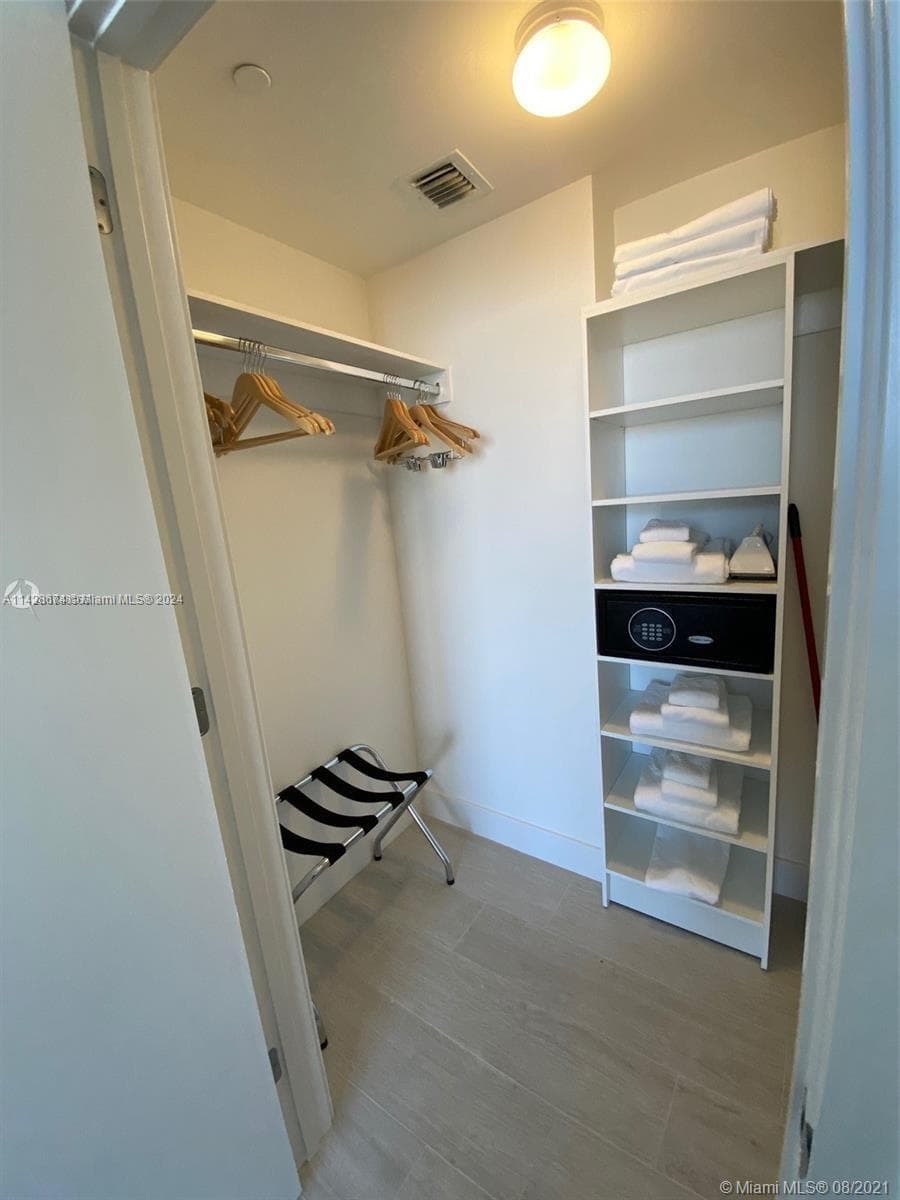 4010 S Ocean Dr R301 photo 18