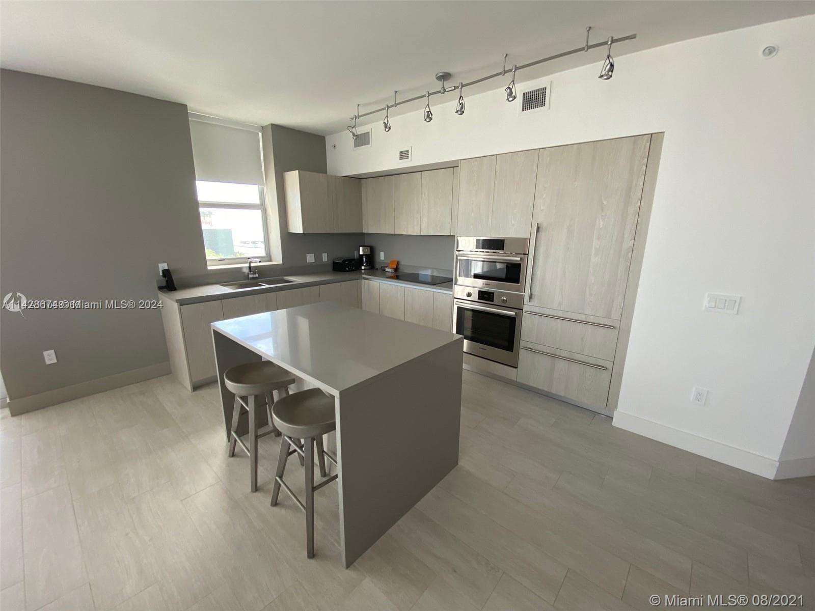 4010 S Ocean Dr R301 photo 11