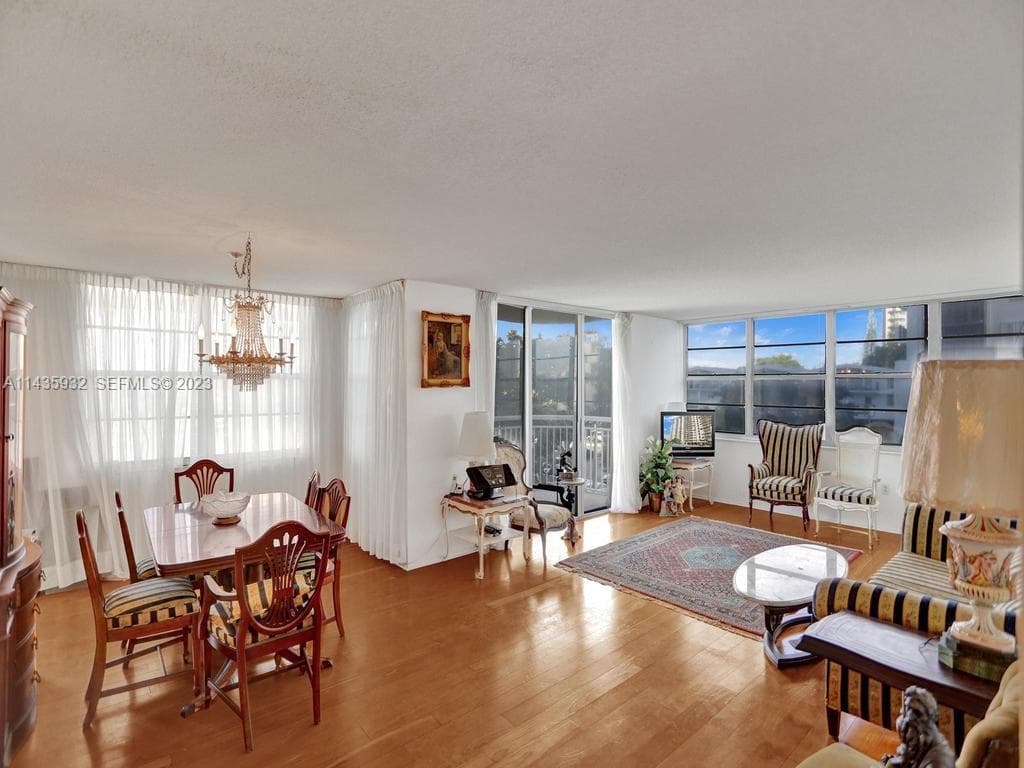18051 Biscayne Blvd 304 photo 6