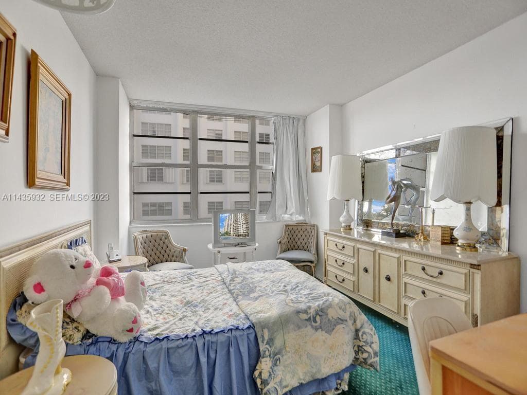 18051 Biscayne Blvd 304 photo 24